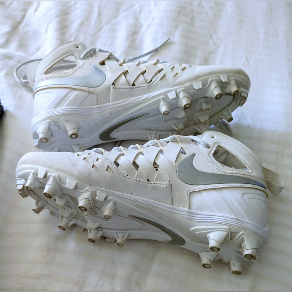 NIKE HUARACHE V LAX LACROSSE CLEATS WOMENS US 6 WHITE / SILVER 807142-100 WORN O